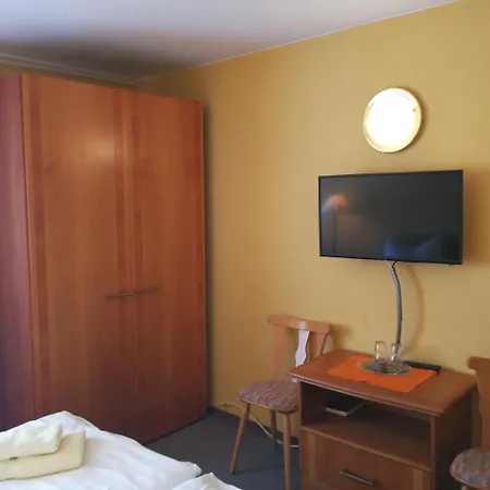 Hotel Am Eisenberg 3*