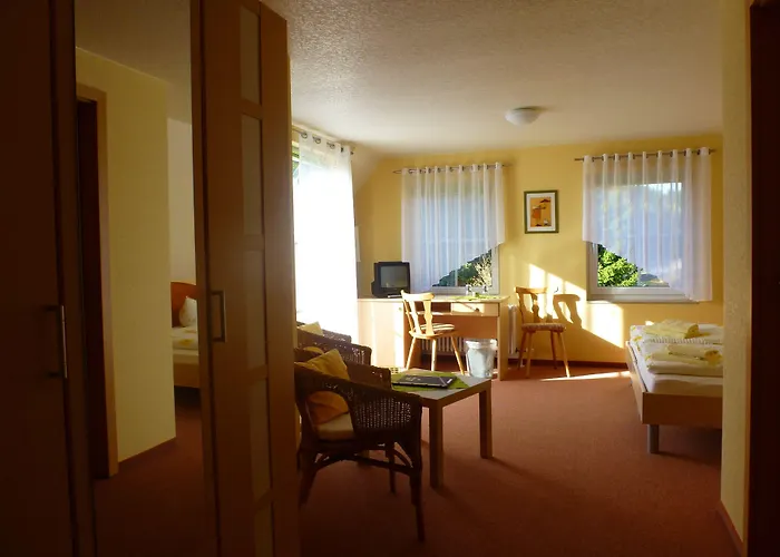 Hotel Am Eisenberg 3*