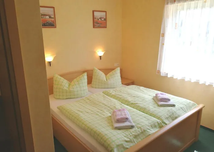 호텔 Am Eisenberg 3*