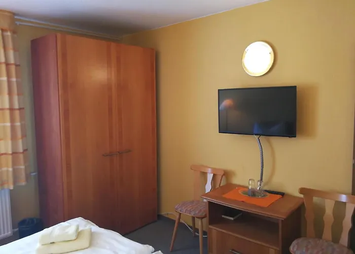 Hotel Am Eisenberg 3*